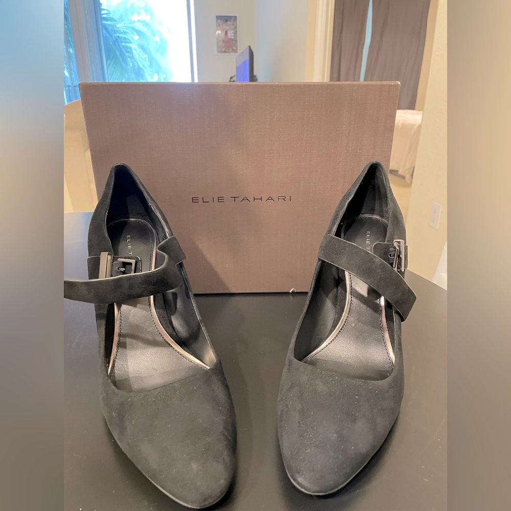 Ellie Tahari Black Heals